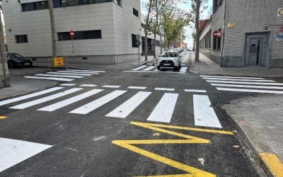 Un dels carrers renovats del barri de Gràcia 