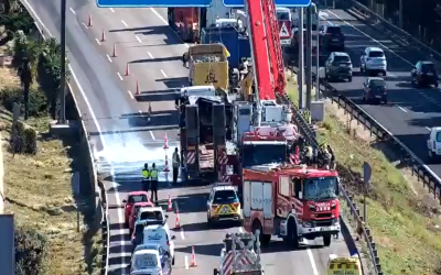 El camió incendiat a l'AP-7 | Servei Català de Trànsit