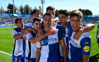 Sergio Cortés, celebrant un dels seus dos gols de penal | CES