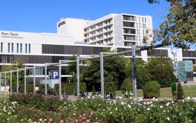 Una imatge exterior de l'Hospital de Sabadell | Arxiu