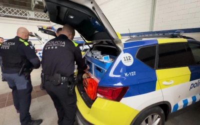 agents de la policia municipal de Sabadell preparats per marxar cap a València