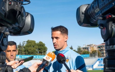Sergio Cortés (CE Sabadell), atenent als mitjans de comunicació