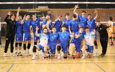 Plantilla del CNS a l'acabar el partit | @cnsvolei