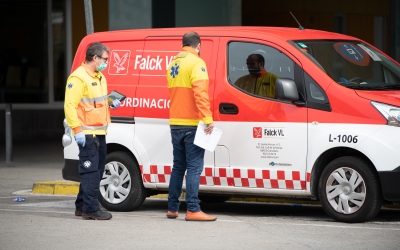 Una ambulància a l'Hospital Parc Taulí | Roger Benet