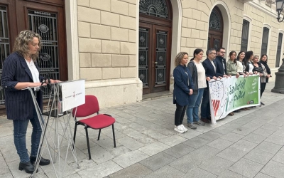 L'alcaldessa, regidors de govern i portaveus dels grups municipals durant l'acte d'aquest migdia | Mireia Sans
