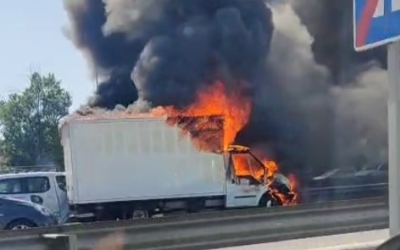 El camió en flames a la C-58 | Cedida