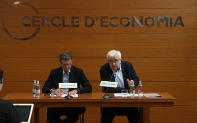A l'esquerra, el president del Cercle d'Economia, Jaume Guardiola, amb el director general, Miquel Nadal | Maria Asmarat (ACN)