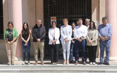 Autoritats en el minut de silenci d'aquest matí a Rubí | Albert Segura (ACN)