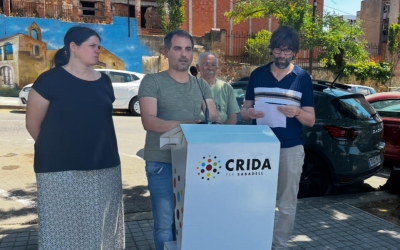 Els tres regidors de la Crida durant la roda de premsa 