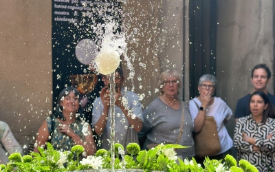 L'ou torna a ballar al pati de l'església de Sant Fèlix