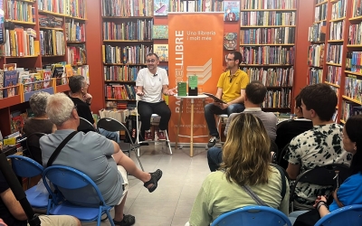 Toni Padilla va presentar el llibre divendres a Rubí amb Eduard Puigventós | Símbol Editors