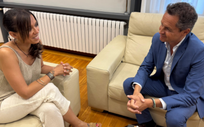 Marta Farrés i Lluís Matas durant la trobada | Ajuntament