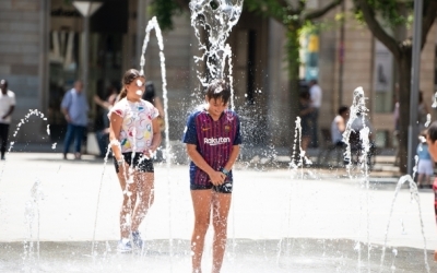 Les fonts ornamentals són un dels refugis climàtics disponibles | Arxiu