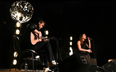 Judit Neddermann i Pau Figueres en un concert de la gira 