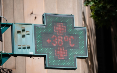 Un termòmetre a Sabadell en una imatge d'arxiu