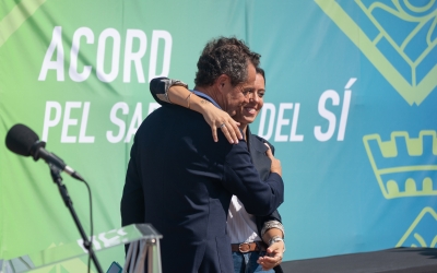 Lluís Matas i Marta Farrés durant la presentació de l'acord de govern | Roger Benet