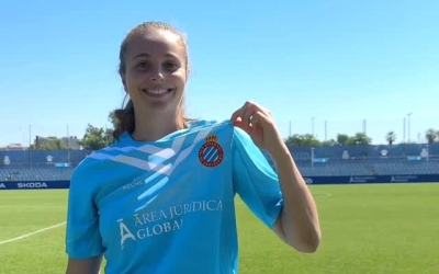 La portera sabadellenca lluint els seus nous colors | RCDE