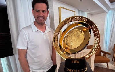 Domènech amb el trofeu del Mundial de Clubs | Cedida