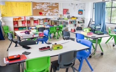 Una aula buida de l'escola Samuntada | Roger Benet