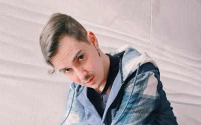 Jay Jovian en una imatge promocional