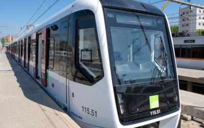 Un tren de Ferrocarrils en una estació | Roger Benet (RàdioSabadell)