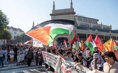 Moment de la manifestació al Mercat Central