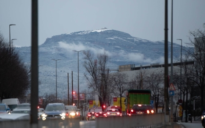La Mola nevada en una imatge d'arxiu