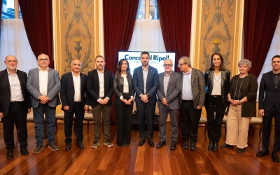 Els alcaldes i alcaldesses de la comarca avui firmant l'acord