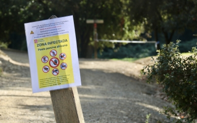 Cartell a la zona infectada a Cerdanyola | Albert Segura (ACN)