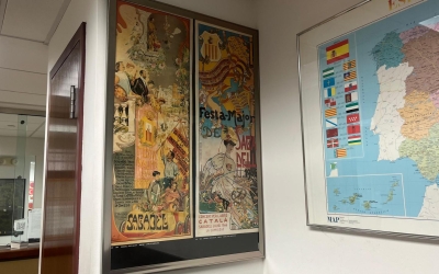 Els dos cartells de la Festa Major a l'ambaixada de Boston | Marta Sans