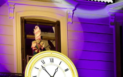 El Llaminer a la façana de l'Ajuntament