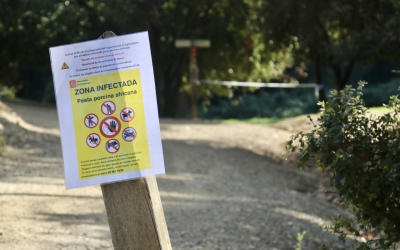 Cartell a la zona infectada a Cerdanyola | Albert Segura (ACN)