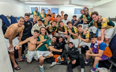 Celebració del filial al vestidor després de batre l'Horta a domicili | FutBaseCES