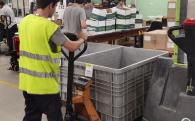 Usuaris de CIPO fent treballs de magatzem