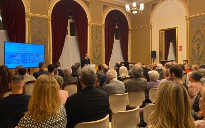 El Saló del Teatre Principal ha acollit l'acte d'homenatge a Jordi Roca