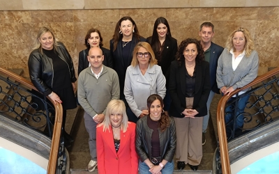 Pilar Díaz, al centre, amb l'alcaldessa Marta Farrés, membres del govern i la portaveu d'ERC, Sílvia Renom | RàdioSabadell