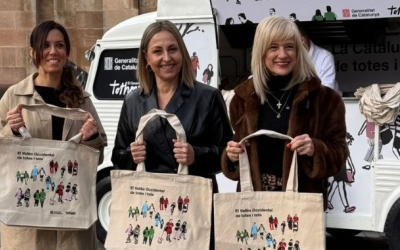 L'alcaldessa Marta Farrés, la consellera Eva Menor i la delegada del Govern, Pilar Díaz, a Sabadell | Cedida