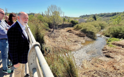 El president del Consell Comarcal, Xavier Garcés, observant les obres | Cedida