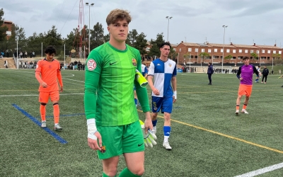 Iker Rodríguez amb el central arlequinat Marc Garcia de fons | Adrián Arroyo