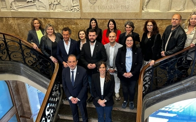 El conseller Ramon Espadaler amb l'alcaldessa i representants del govern 