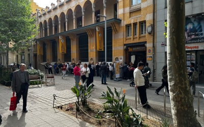 Cues a l'Oficina d'Atenció Ciutadana del carrer Indústria | Paula Sahuquillo (RàdioSabadell)