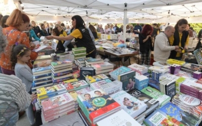 Els llibres i les roses seran els protagonistes de Sant Jordi | Roger Benet