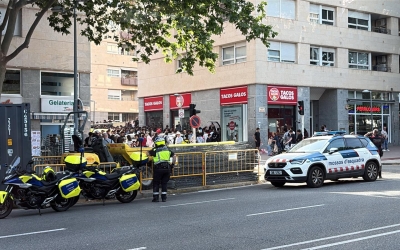 El gruix de gent comença a l'avinguda Francesc Macià i s'allargarà a la plaça del darrera | Pau Vituri