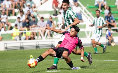 Miguelete en una acció de l'Antequera-Sabadell de la jornada 6 | Roger Benet