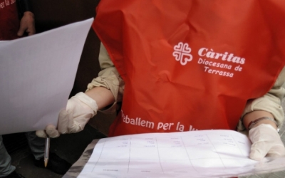 Una voluntària de Càritas | Càritas Diocesana de Terrassa