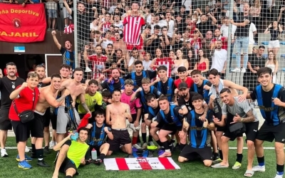 Celebració dels jugadors després de guanyar les semifinals a Ripollet | UD Tibidabo