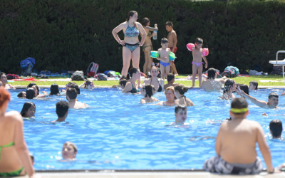 Una piscina municipal | Arxiu