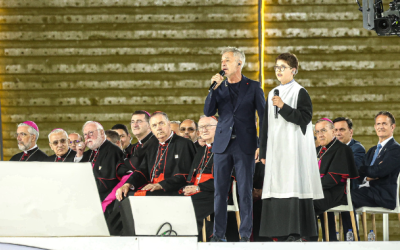 Sergio Dalma i el solista de l'Escolania a l'escenari | ACN