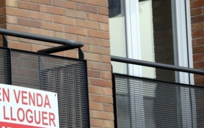 Un cartell de venda o lloguer d'habitatge | Arxiu