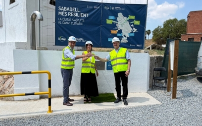 L'alcaldessa Marta Farrés (al centre) durant la visita a la nova potabilitzadora